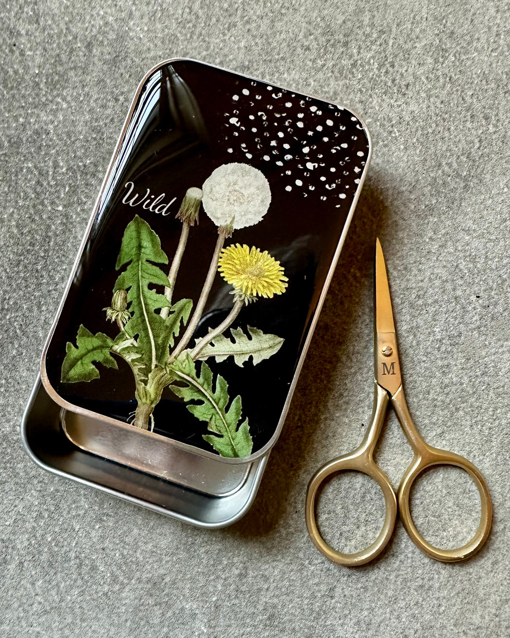 "Dandelion" Notions Tin