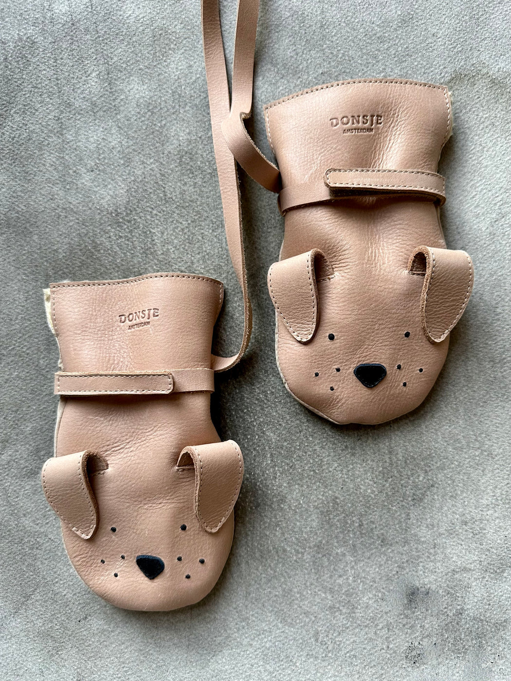 Donsje Leather "Doggy" Mittens: 3 - 4 years