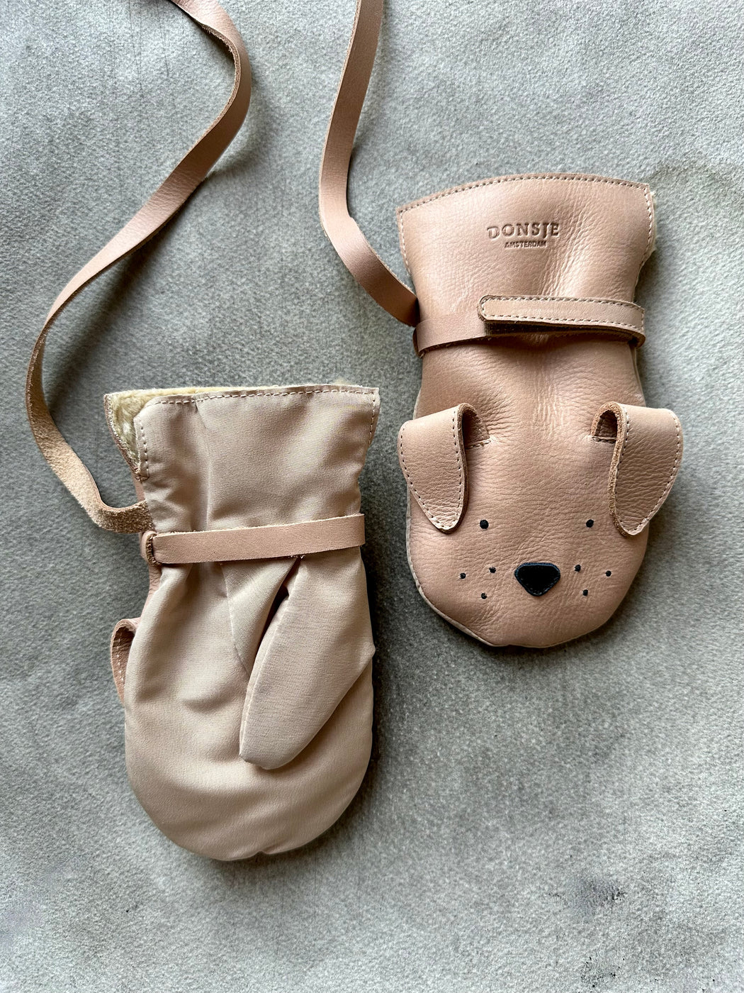 Donsje Leather "Doggy" Mittens: 3 - 4 years