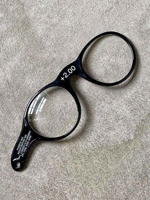 "Pince Nez" Magnifying Glass