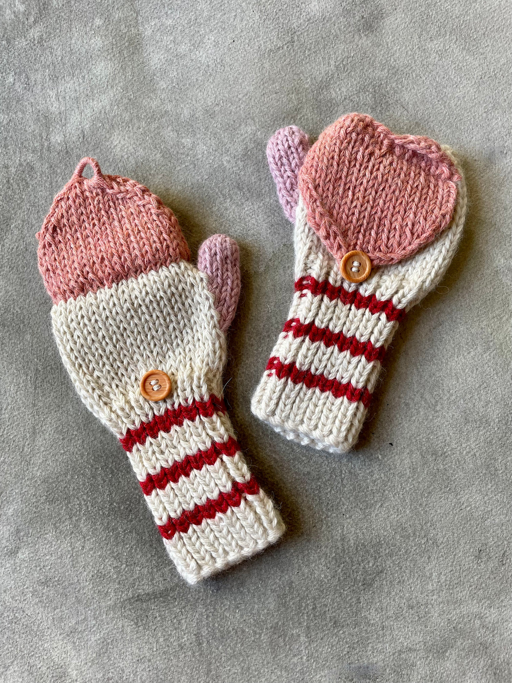 Cabbages & Kings "Hearts" Mittens