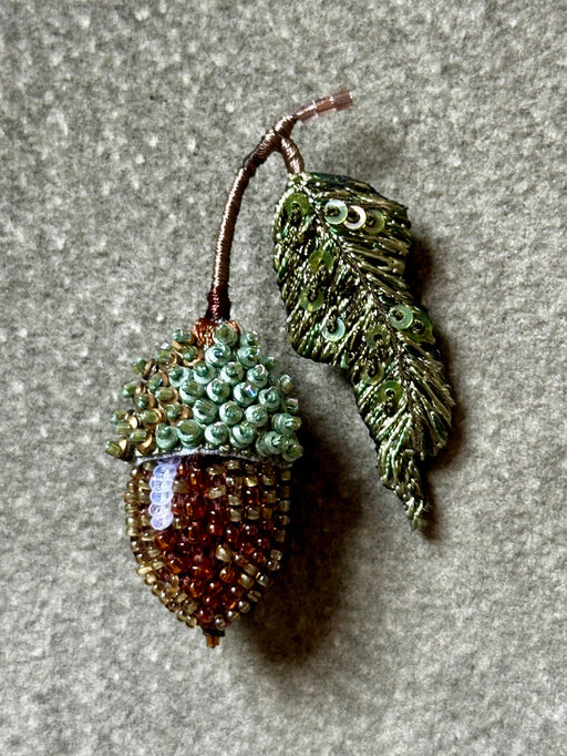 "Acorn" Brooch by Trovelore