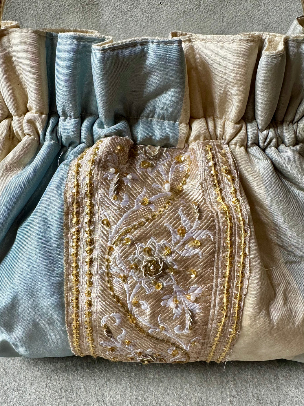 "Dainty" Purse by Caroyn Roberts