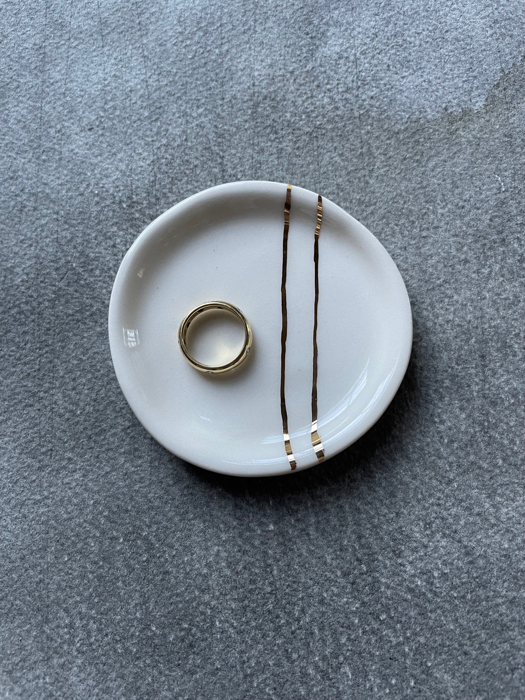"Minimalist" Ring Dish by Honeycomb Studio