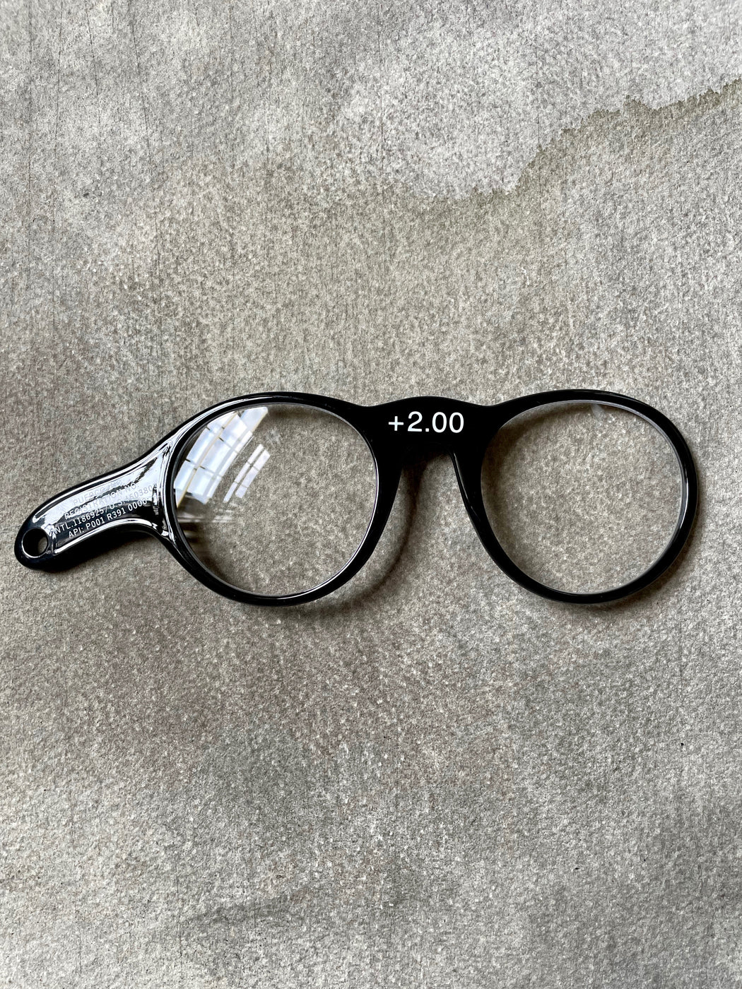 "Pince Nez" Magnifying Glass