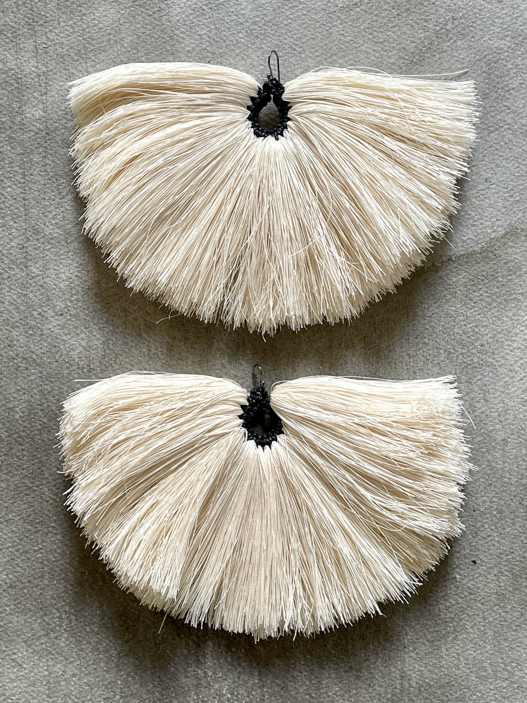 "Plume" Earrings by Caralarga