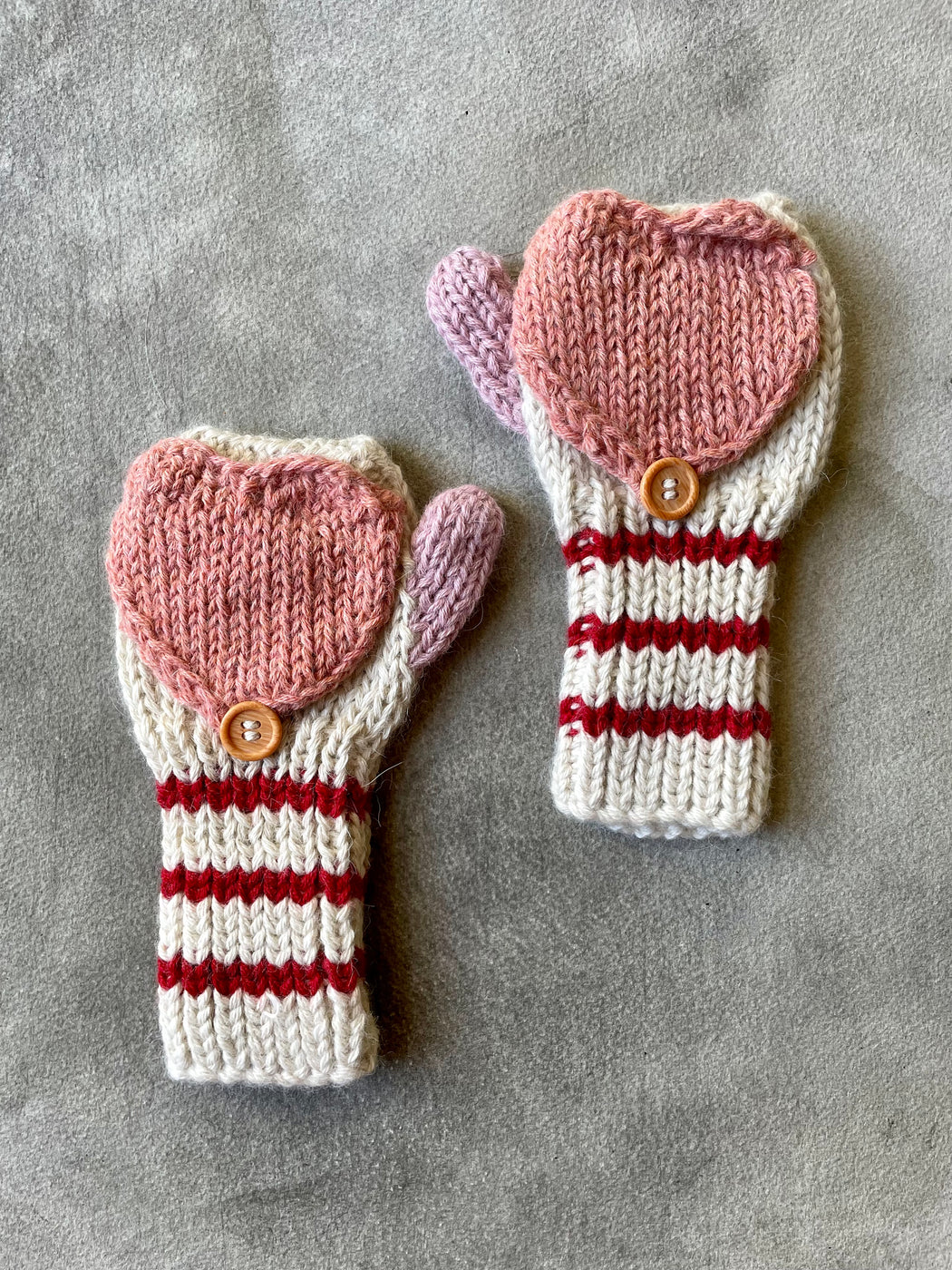 Cabbages & Kings "Hearts" Mittens