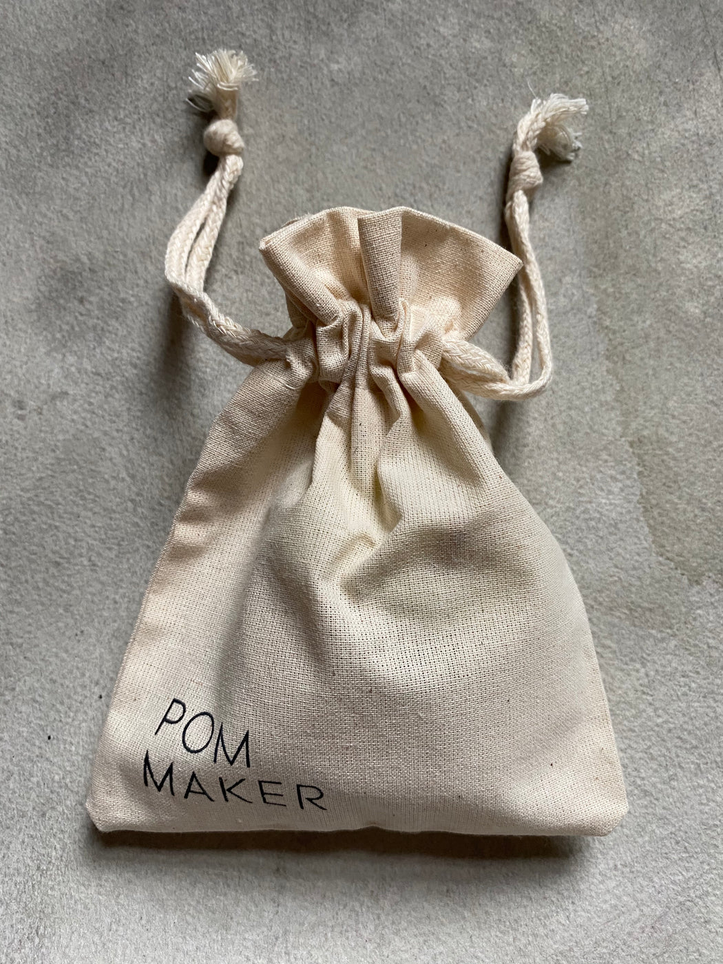 Macaroon Pom Pom Maker - Small