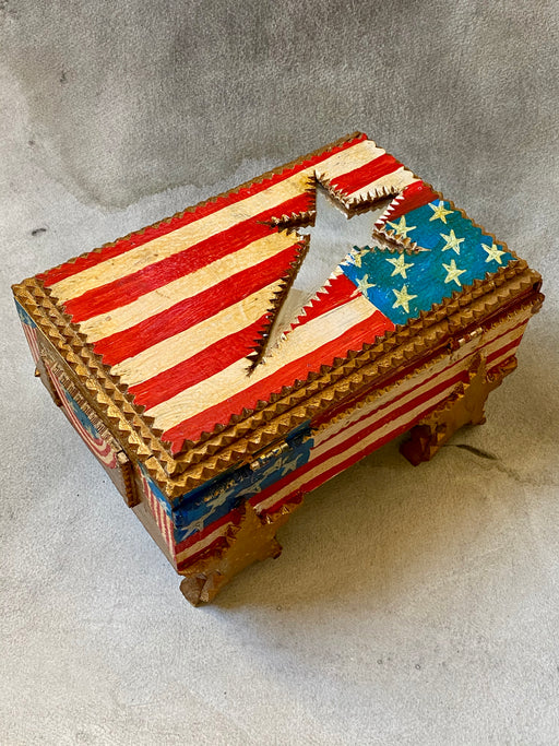 Vintage Hermitage des Artistes Tramp Art Flag Box