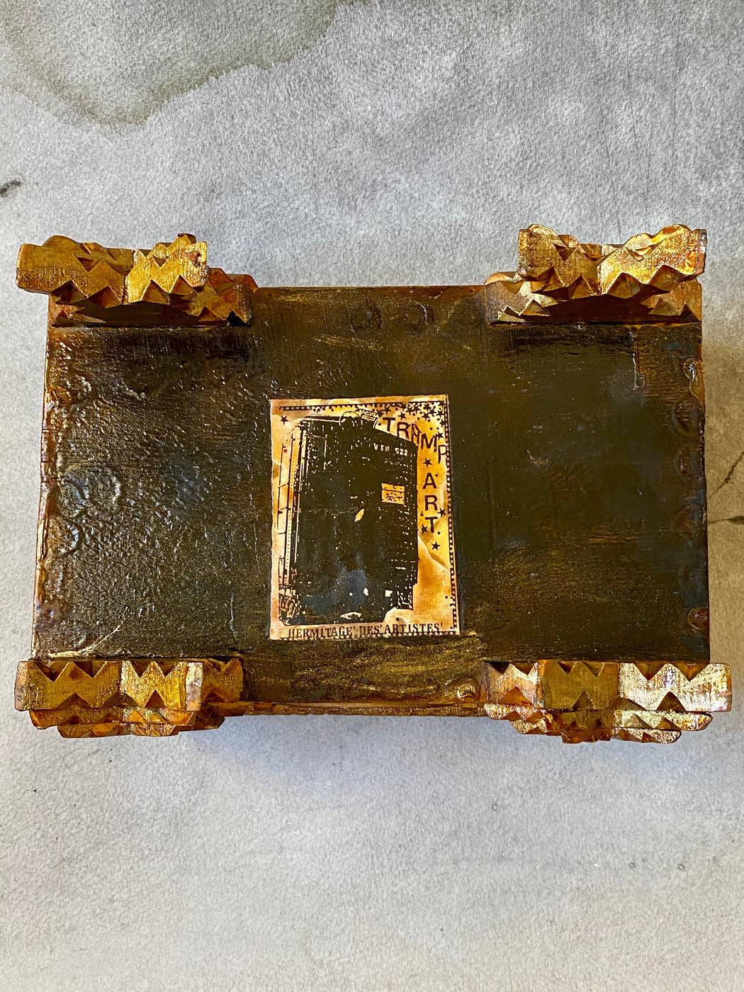 Vintage Hermitage des Artistes Tramp Art Flag Box